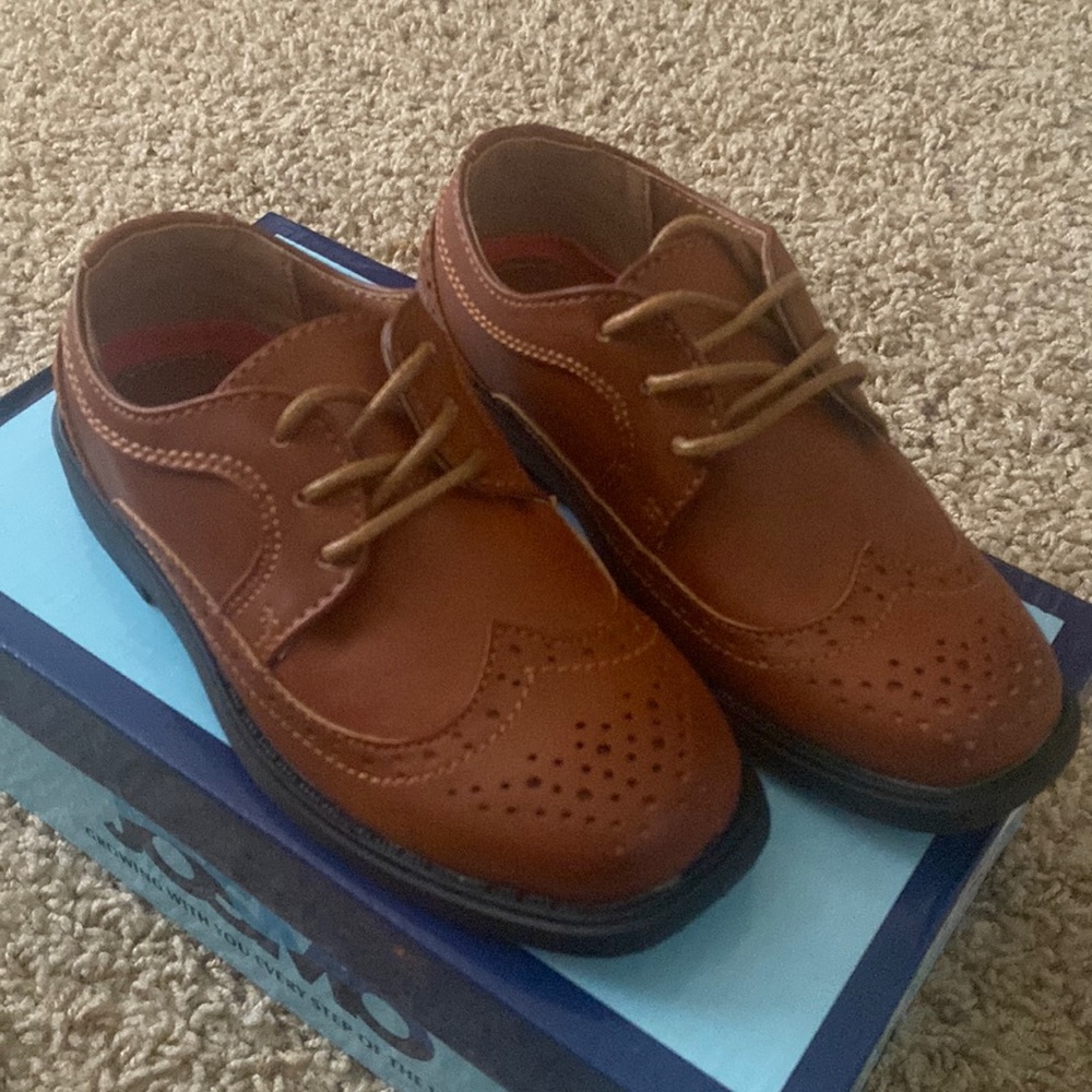 Tan dress shoes for toddler boy size 9C - Brand new
